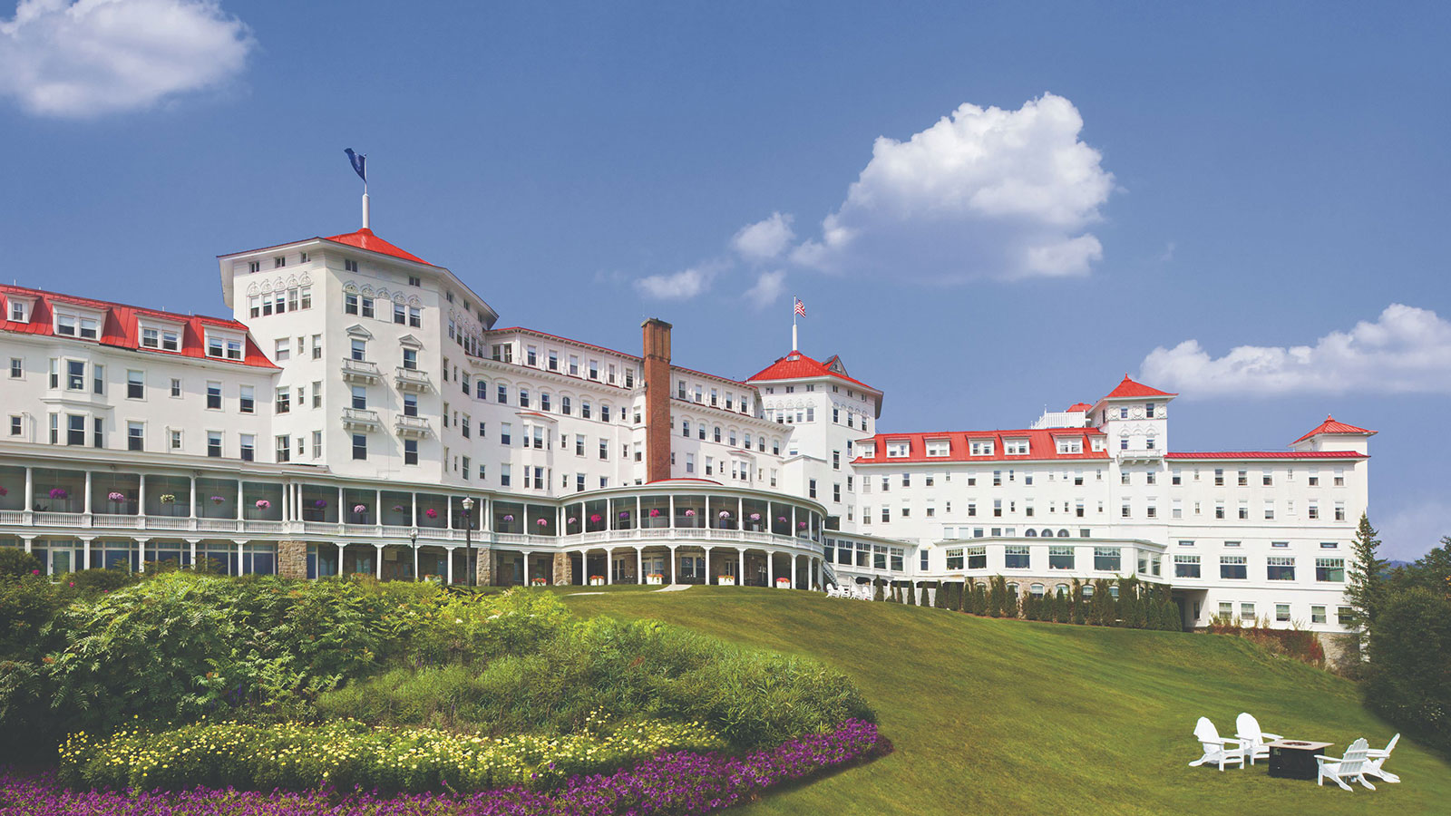 Image-of-Exterior-Overview-Omni-Mount-Washington-Resort-Bretton-Woods-New-Hampshire-1
