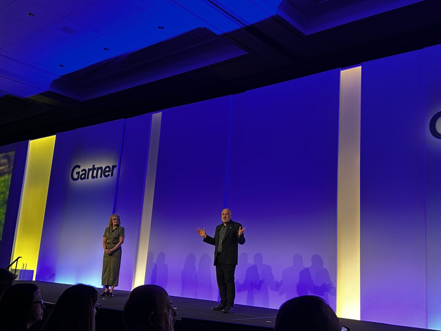 LIVE From Gartner Data & Analytics Summit: A Roadmap for Navigating AI ...