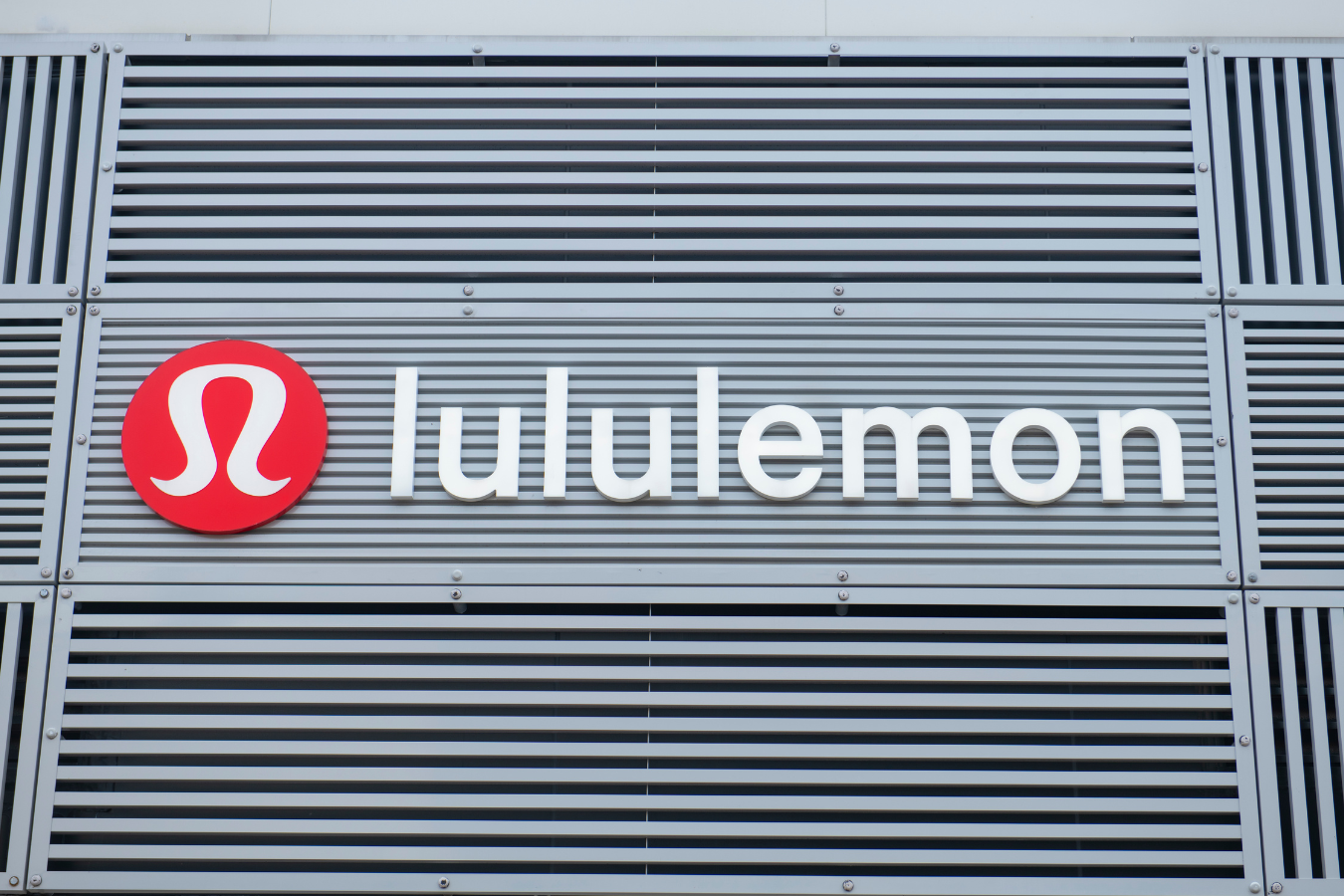 Lululemon Store at Chestnut Hill shopping mall in city of Newton, Massachusetts MA, USA.